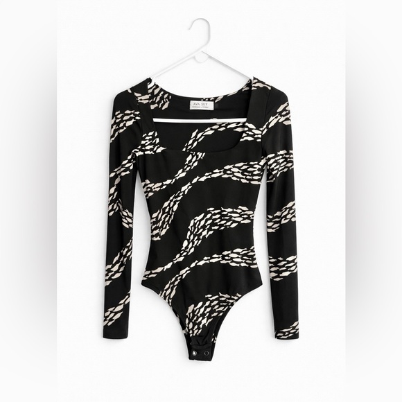 Fighting Eel Tops - Fighting Eel / Ava Sky Black Fish Wave Paris Bodysuit XS